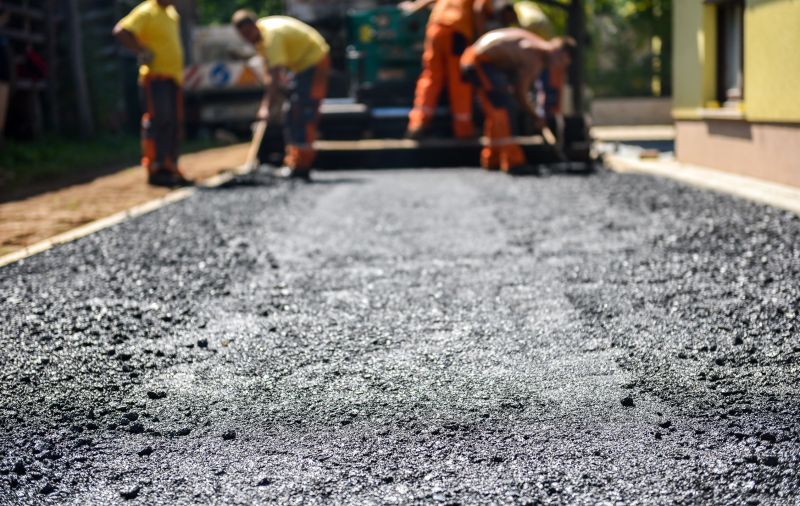 Products For Asphalt Driveway Sealings in use